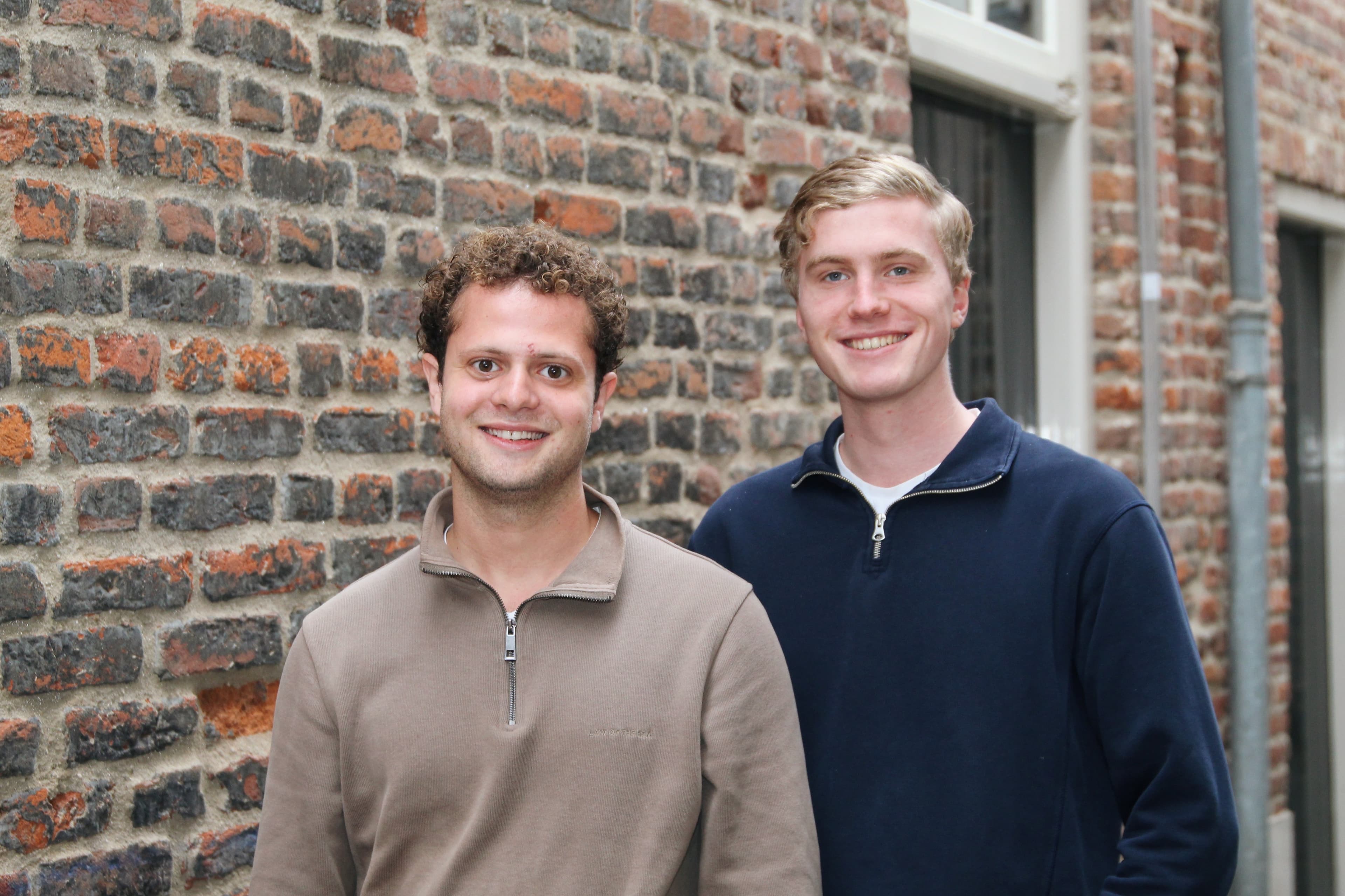 Jurgen en Dries van Roviq AI tijdens een training on-site